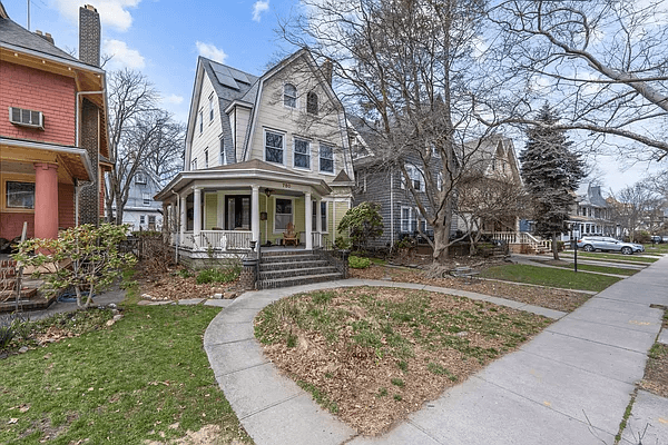 view of front of the house