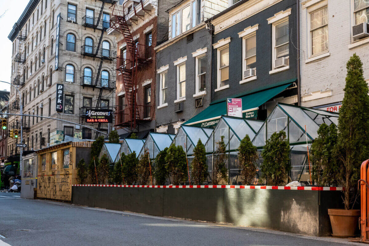 outdoor dining in greenwich village