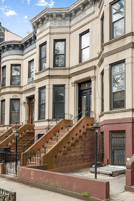 exterior of angled bay front row house