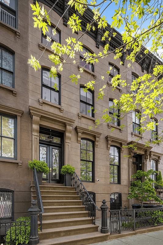 brownstone exterior