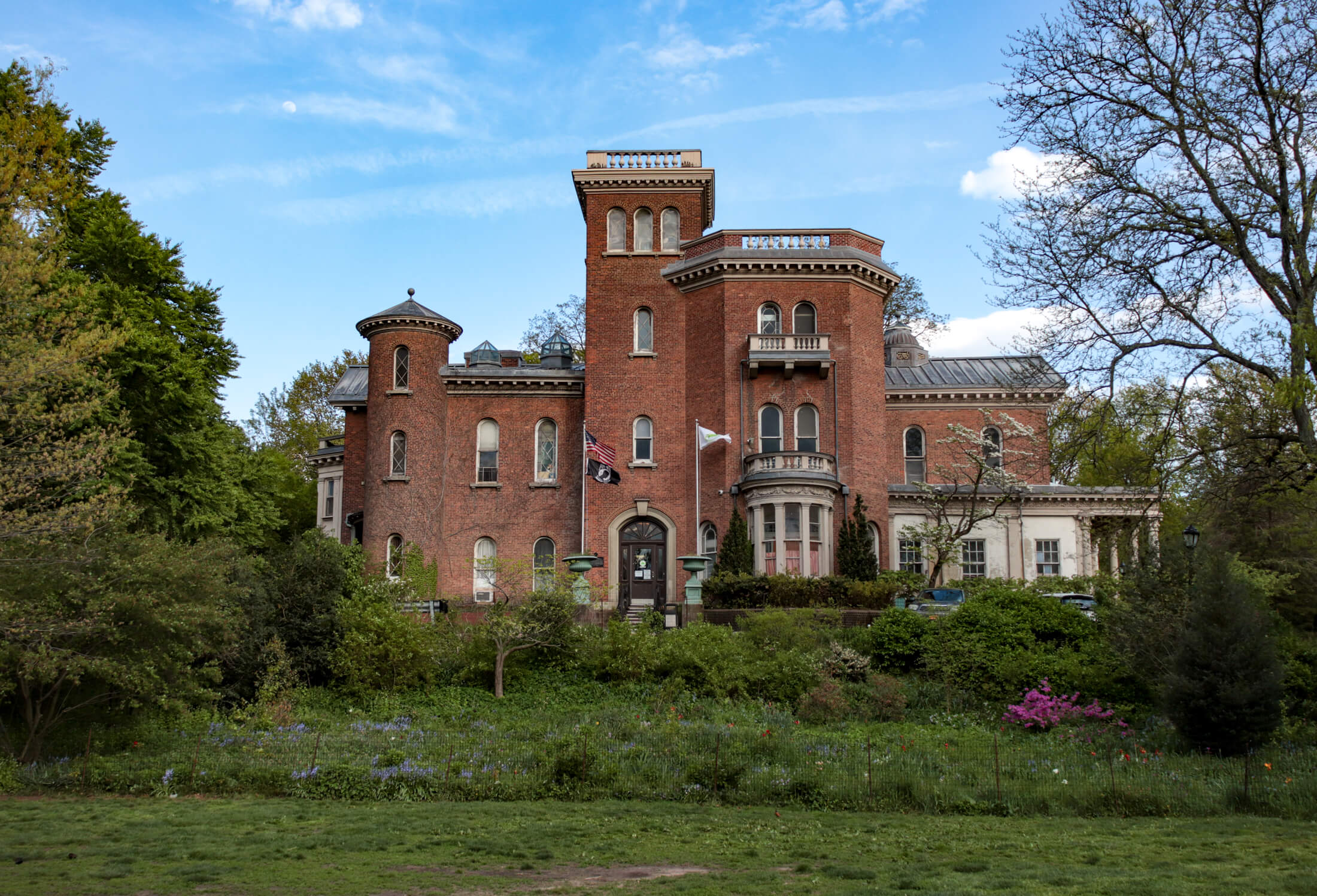 exterior of litchfield villa