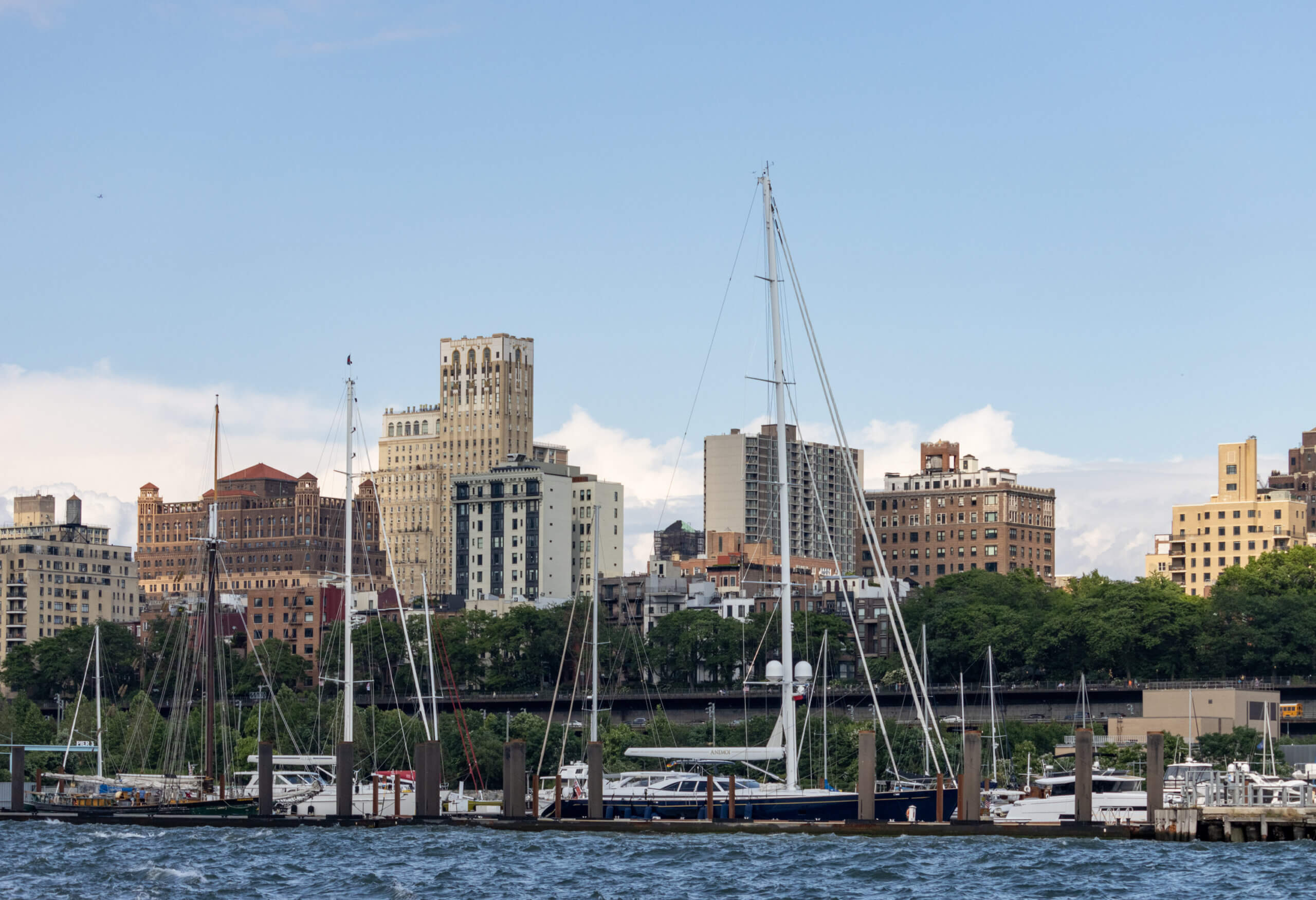 boats in the marina along the brooklyn heights waterfront