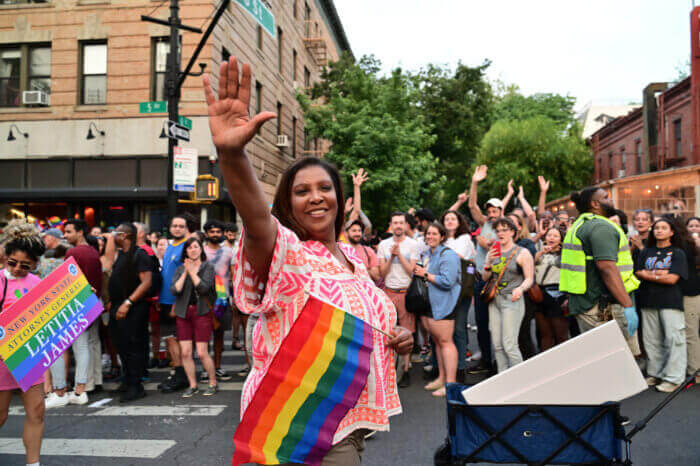 letitia james waving to the crowd