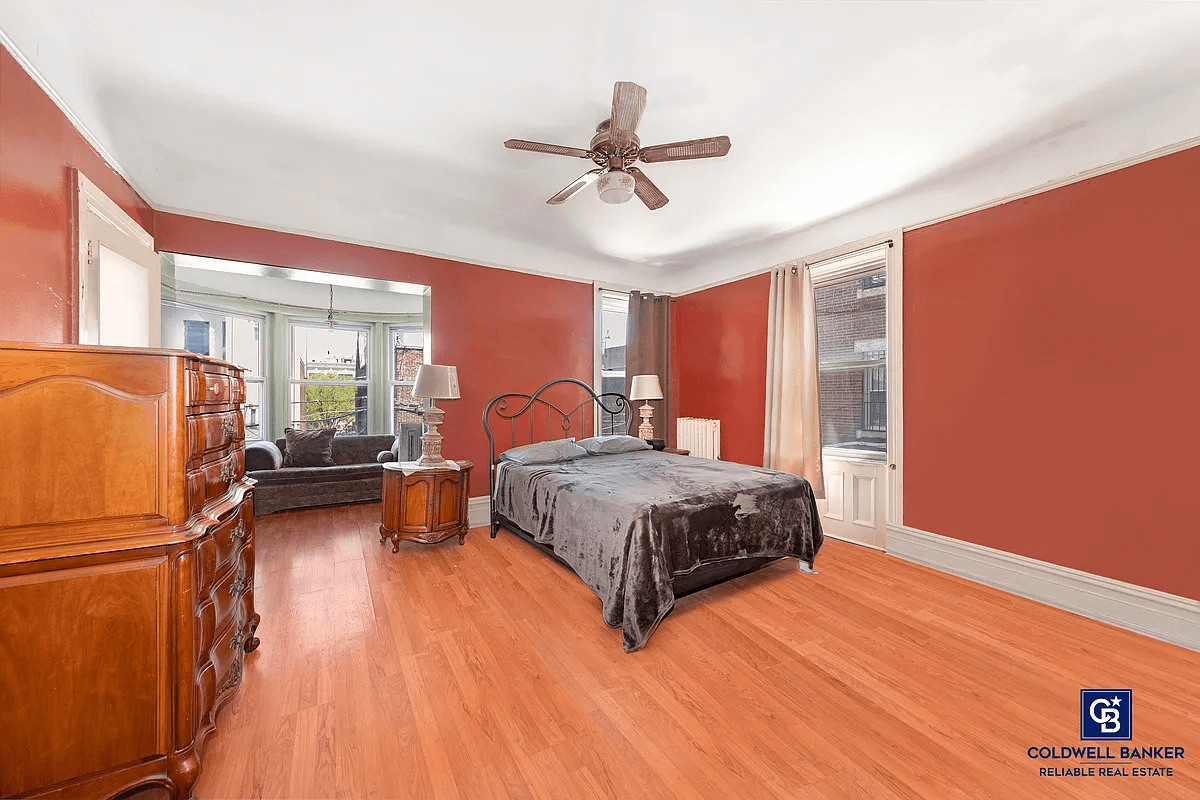 bedroom with bay window