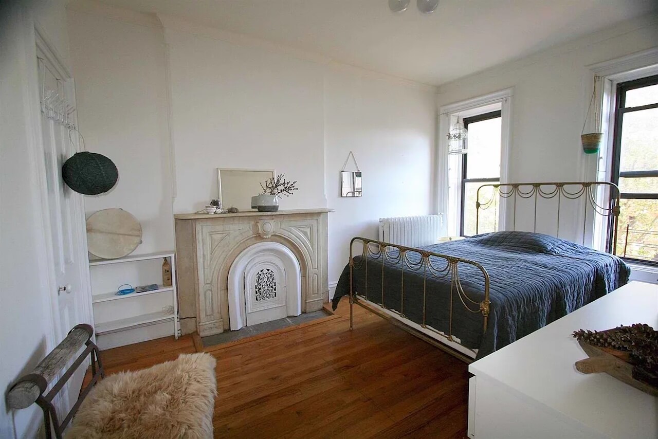 428 11th Street bed