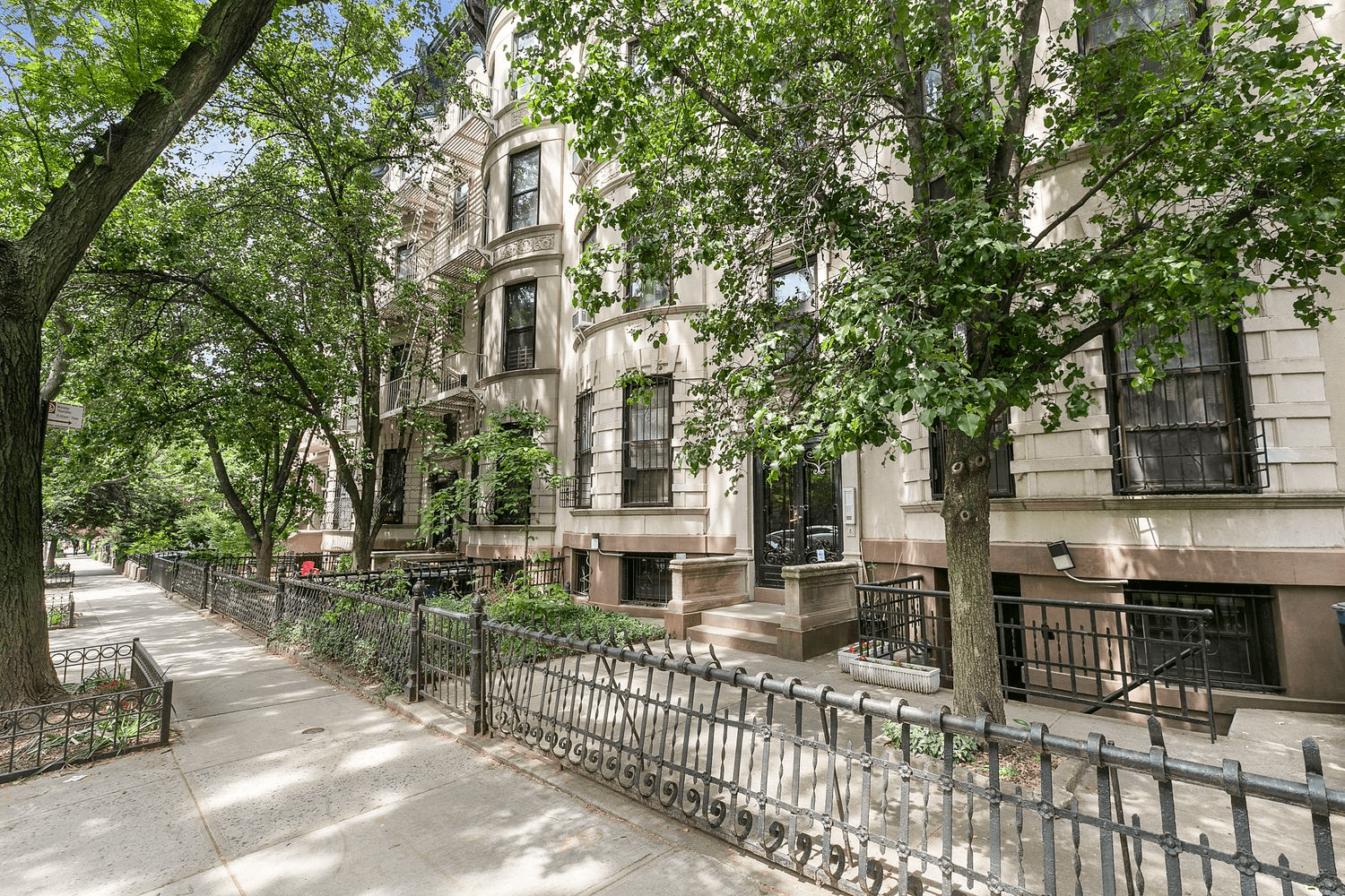 view of the street showing row of buildings