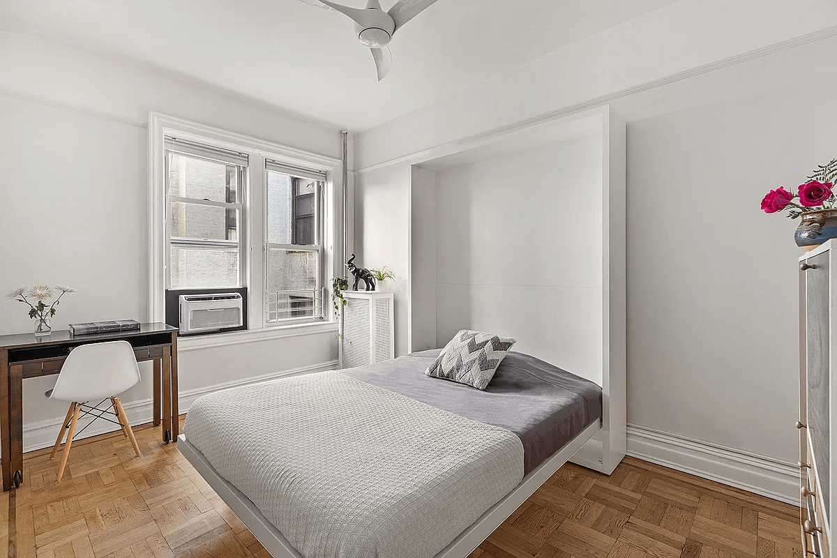 bedroom with a murphy bed