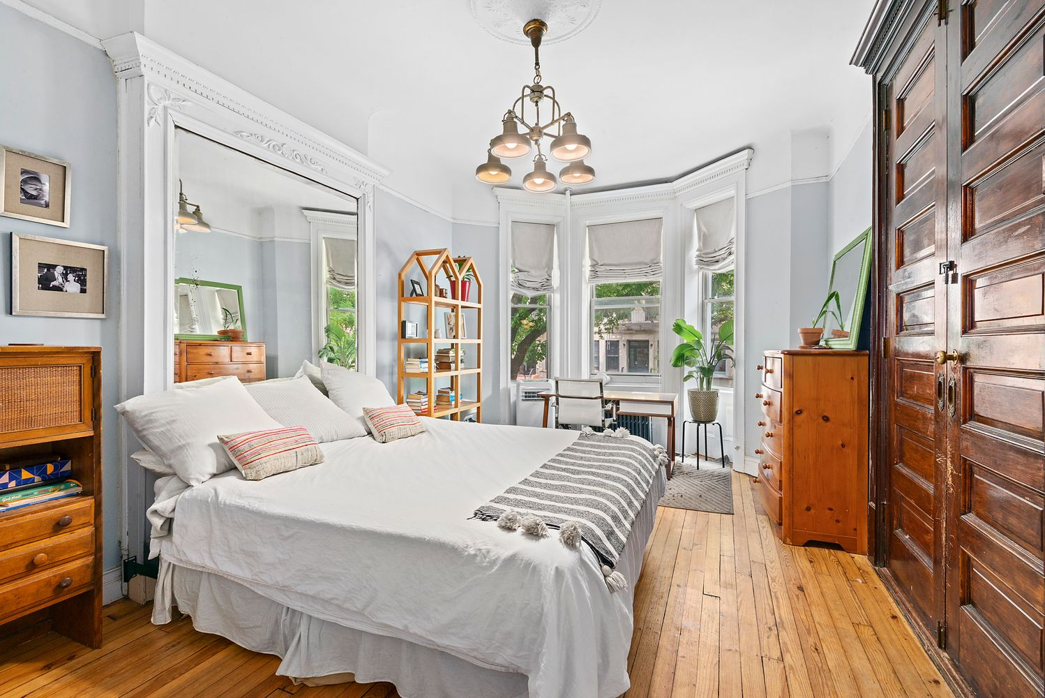 bedroom with pier mirror