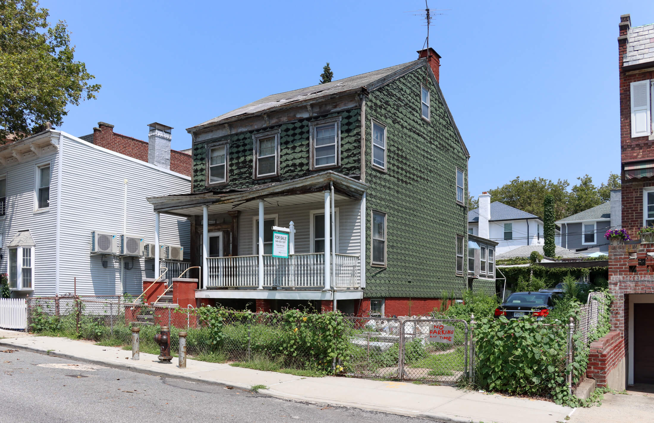 bay ridge greek revival - view of the house showing the side facade