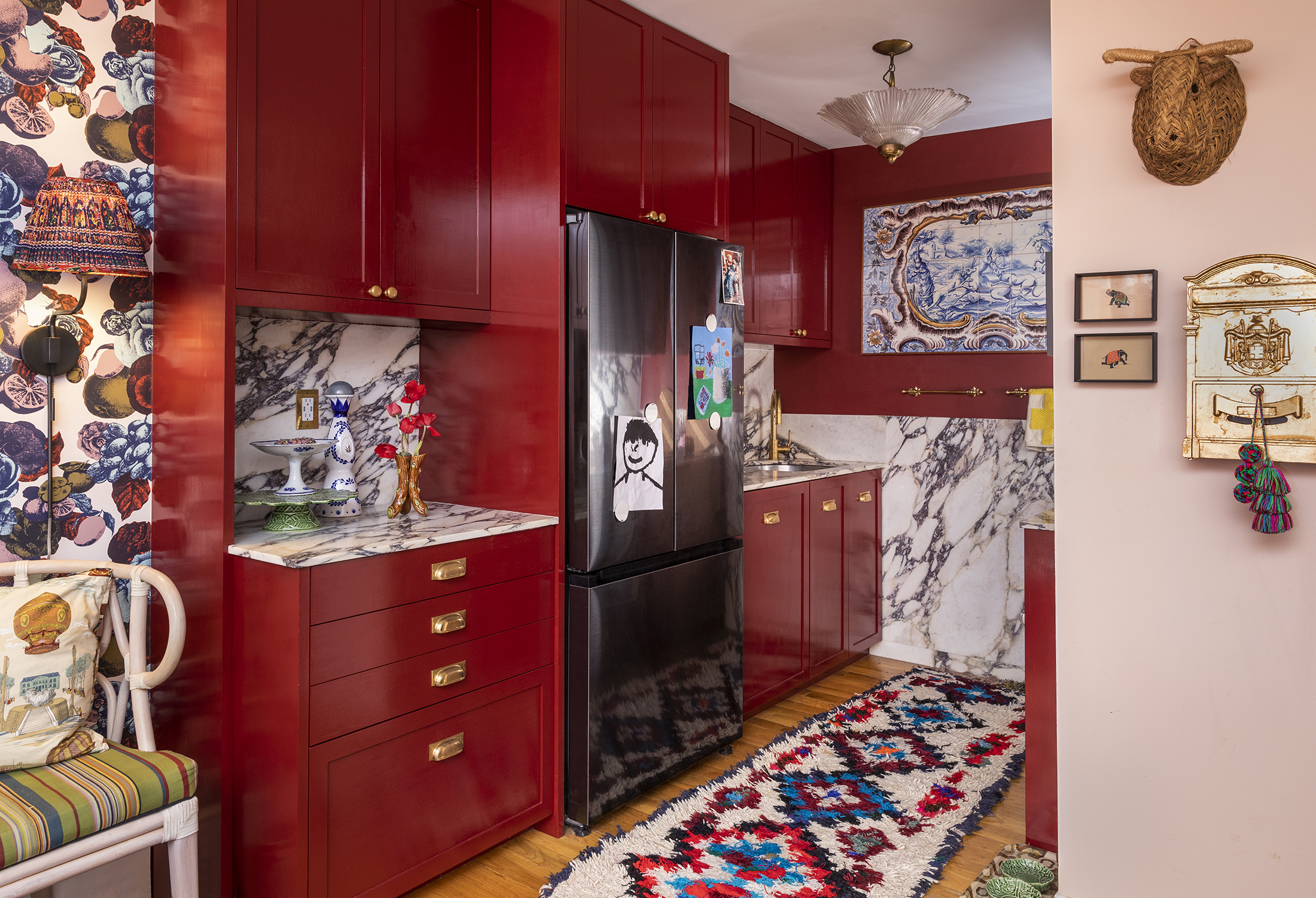 kichen with glossy red cabinets