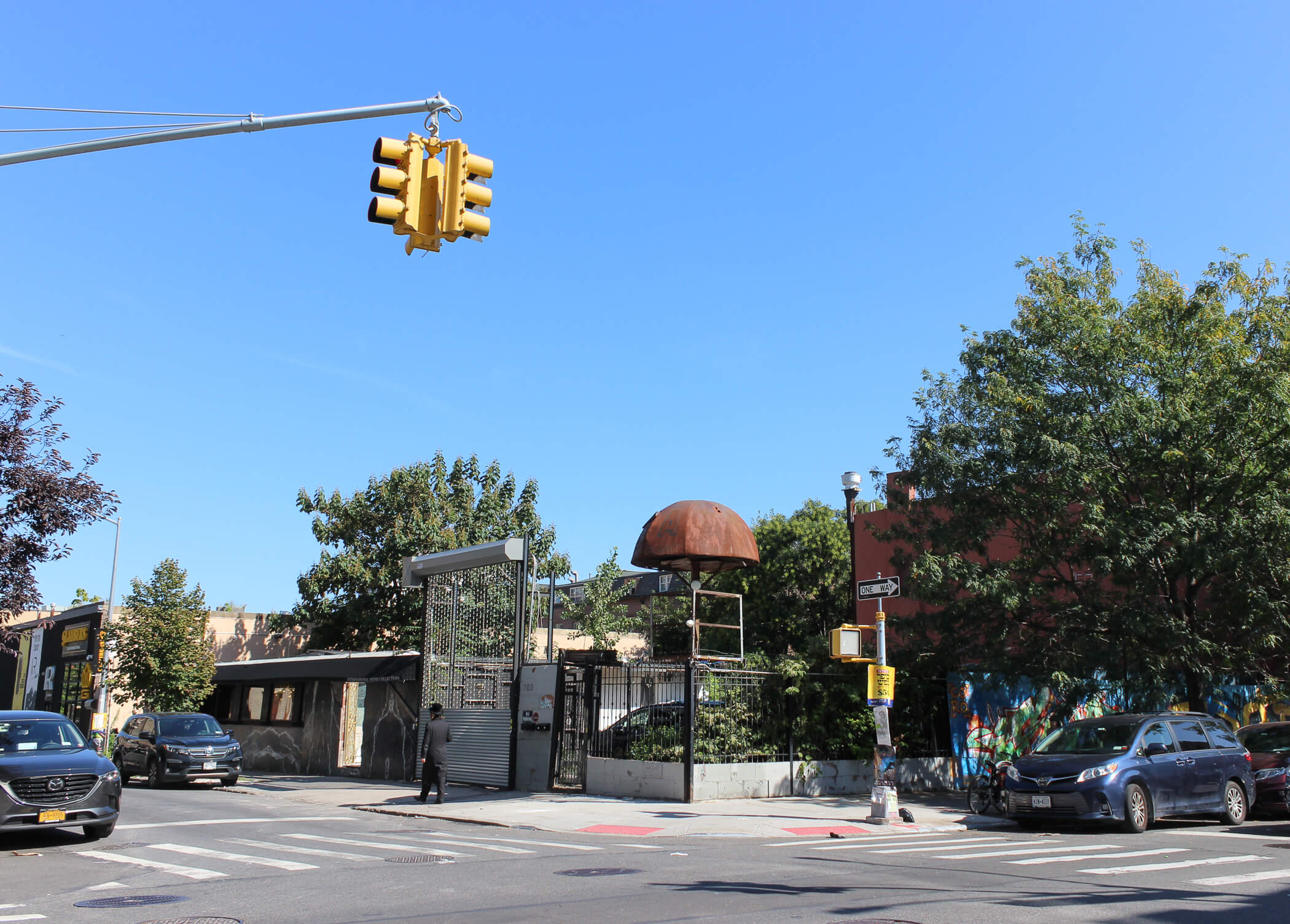 myrtle avenue corner low scale buildings and stoneyard