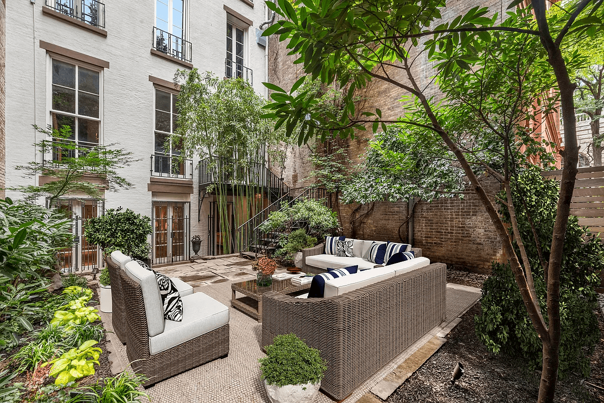 virtually staged garden with seating area