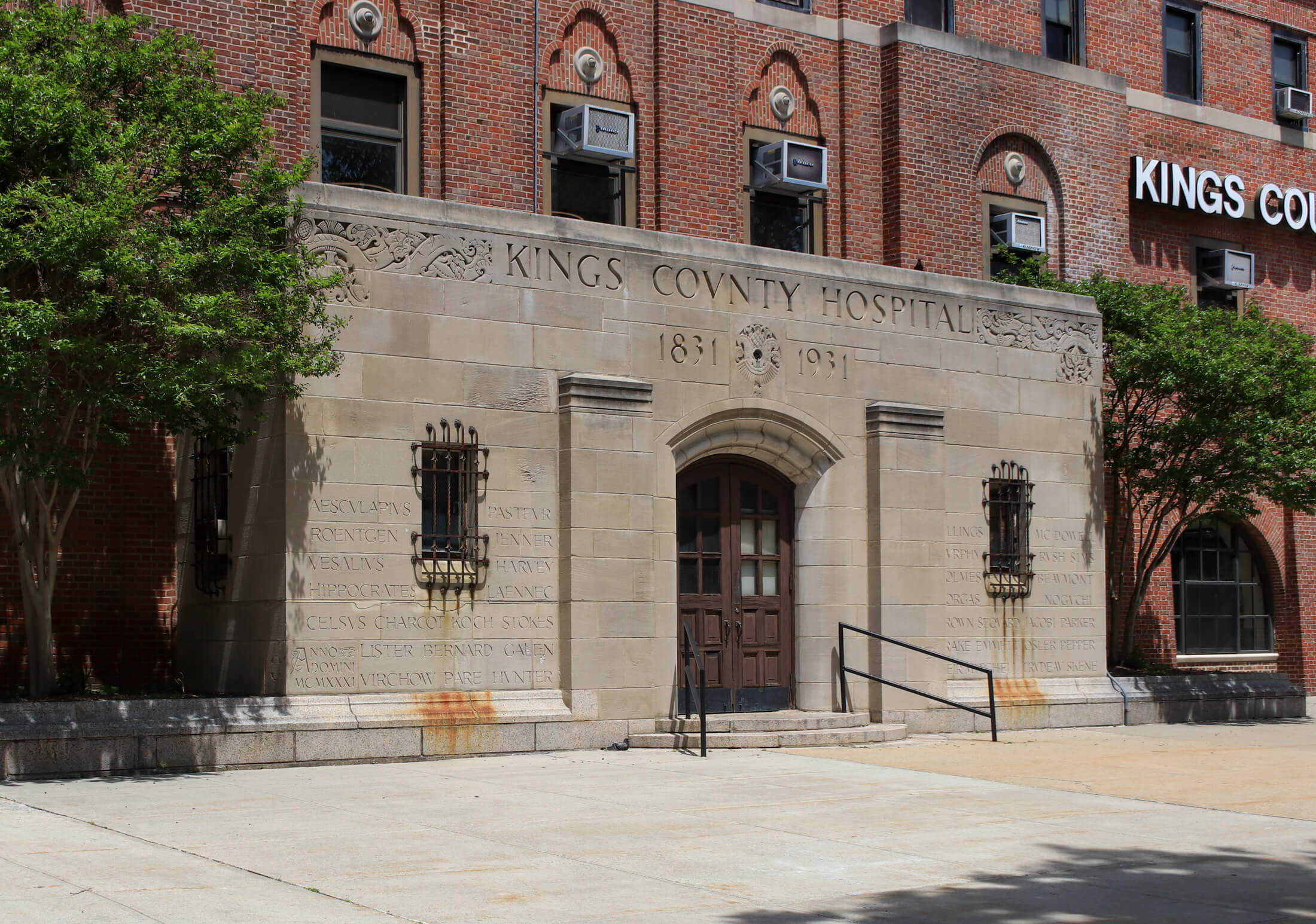 entrance to the kings county hospital
