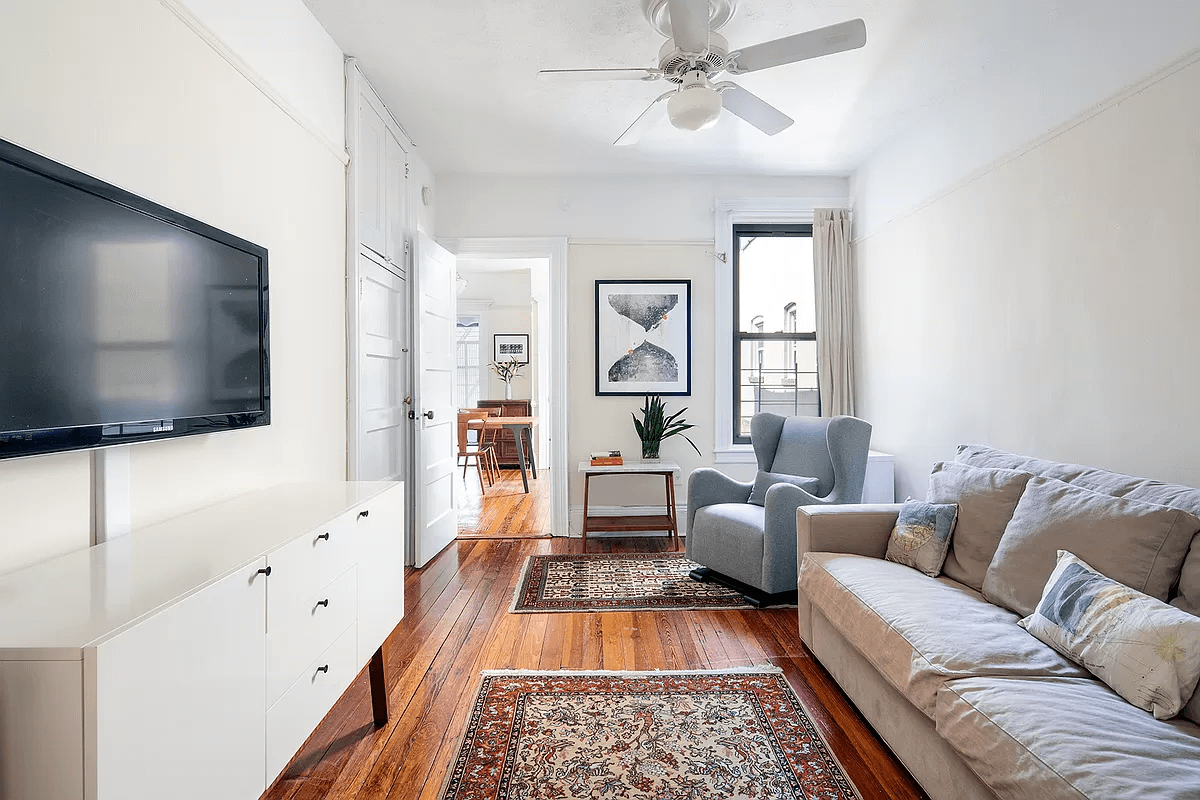 carroll gardens - living room with ceiling fan