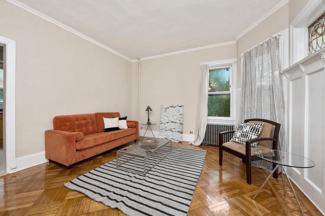 living room with two exposures and stained glass