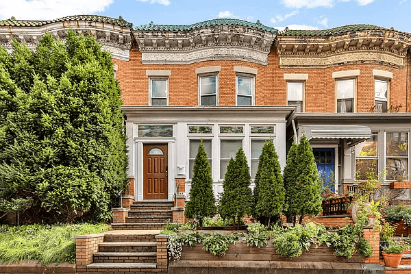 brooklyn - brick row house exterior