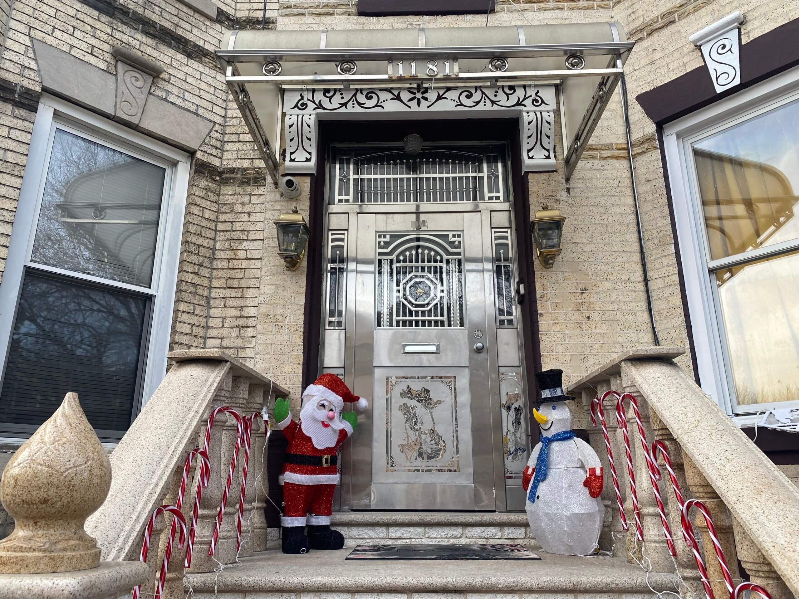 christmas decorations on stoop