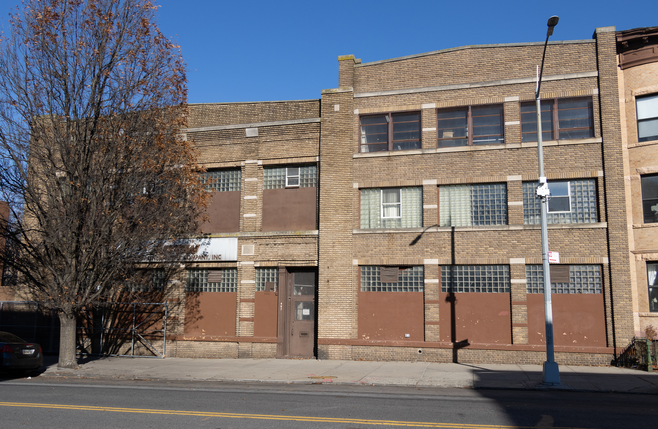 brick exterior of arrow linen supply