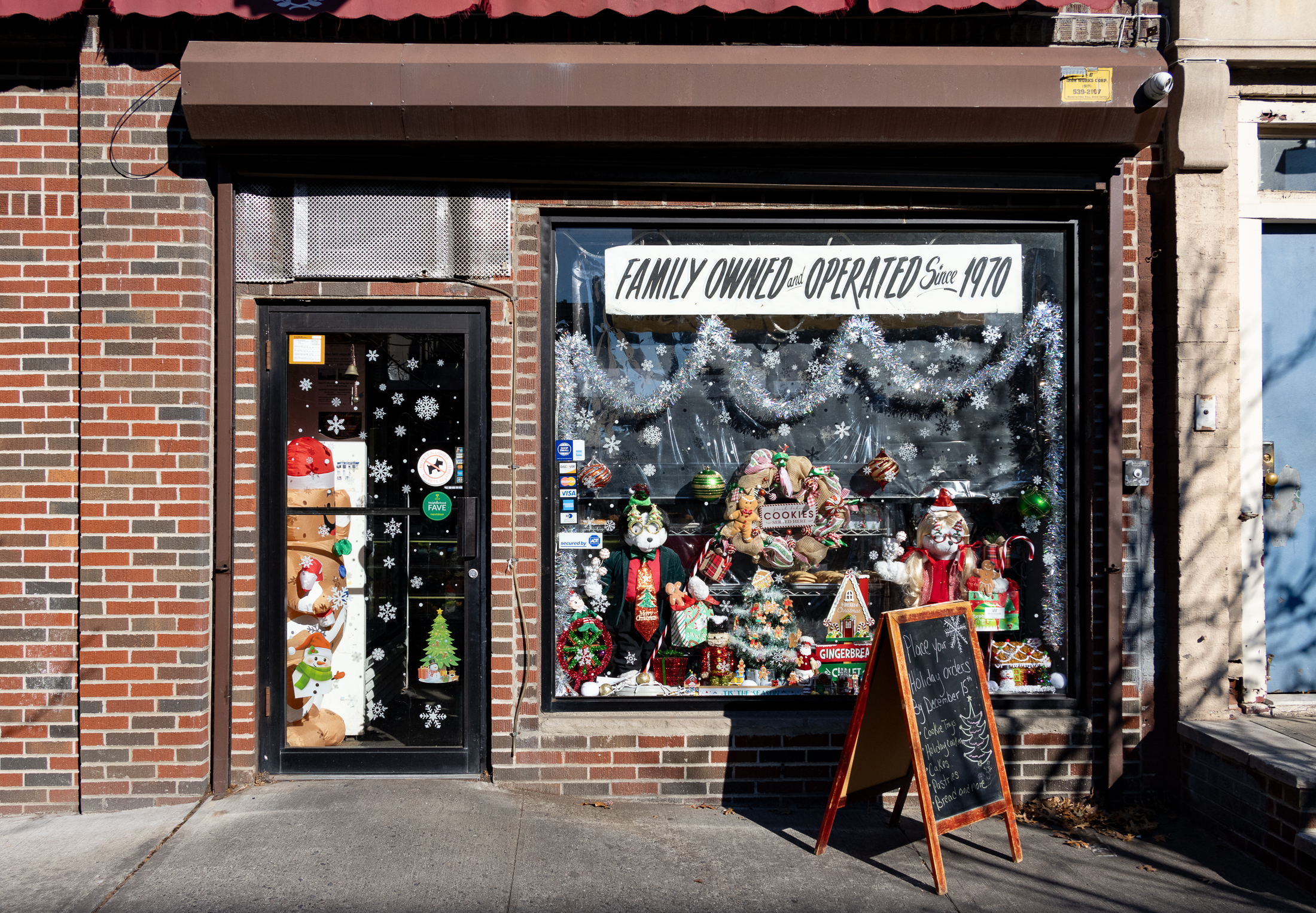 brooklyn- bakery storefront with christmas cookies in the window