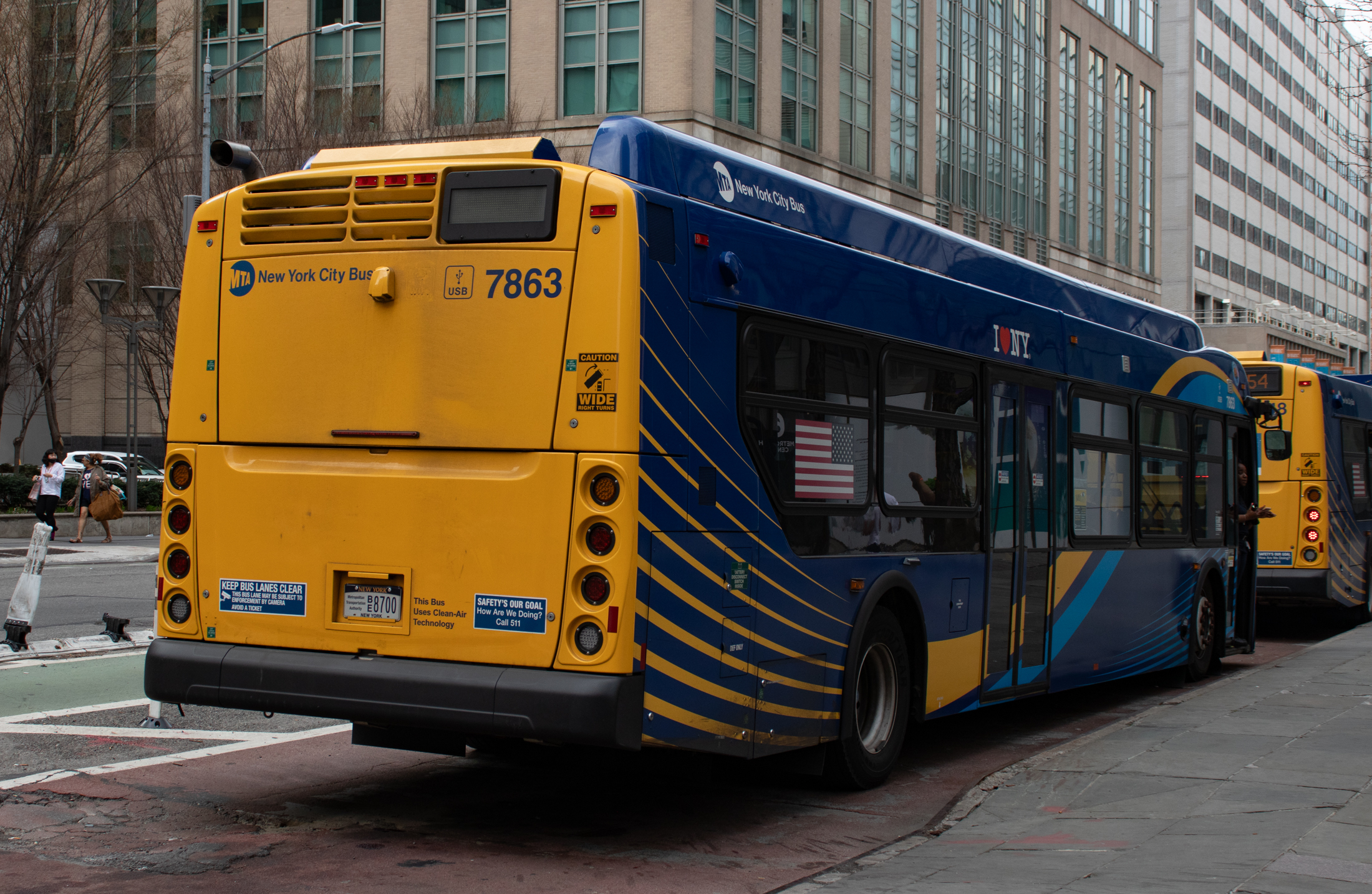 bus in downtown brooklyn
