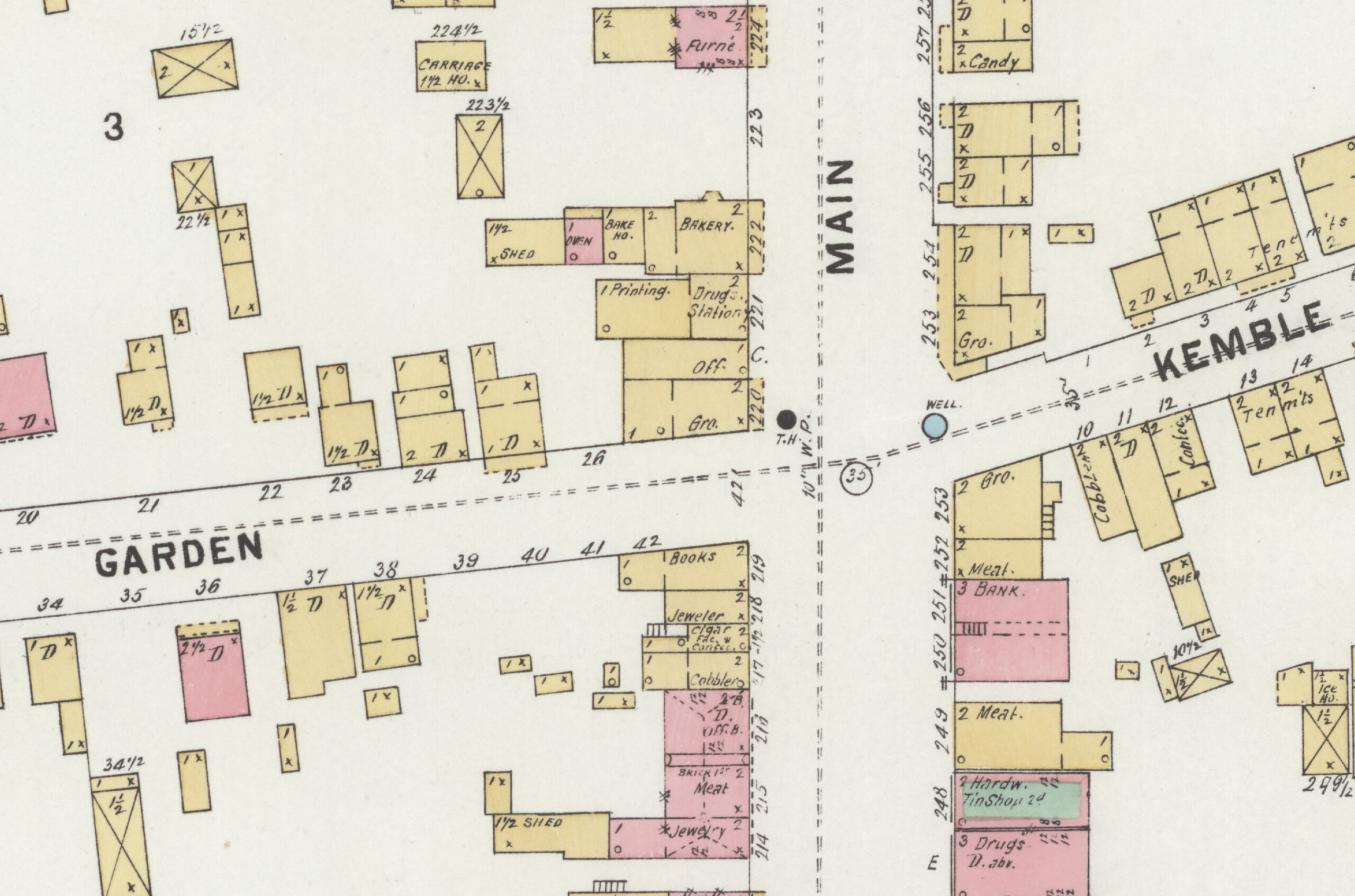 map showing wood frame houses in yellow with 8 garden street shown as 1 1/2 stories