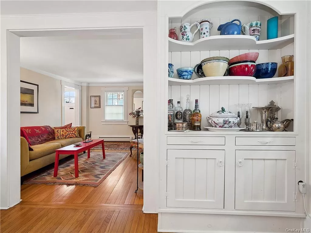 built-in niche in dining area