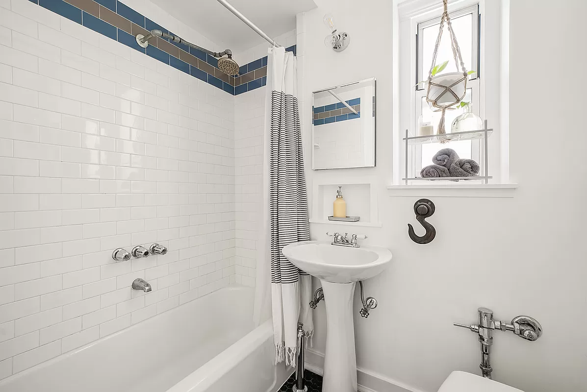 bathroom with white fixtures