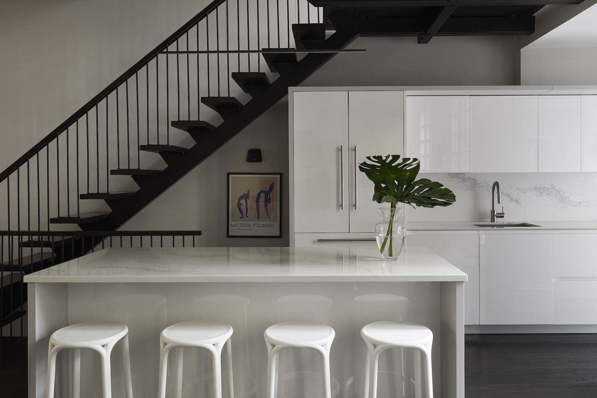 KITCHEN COUNTER STOOLS SCULPTURAL STAIR