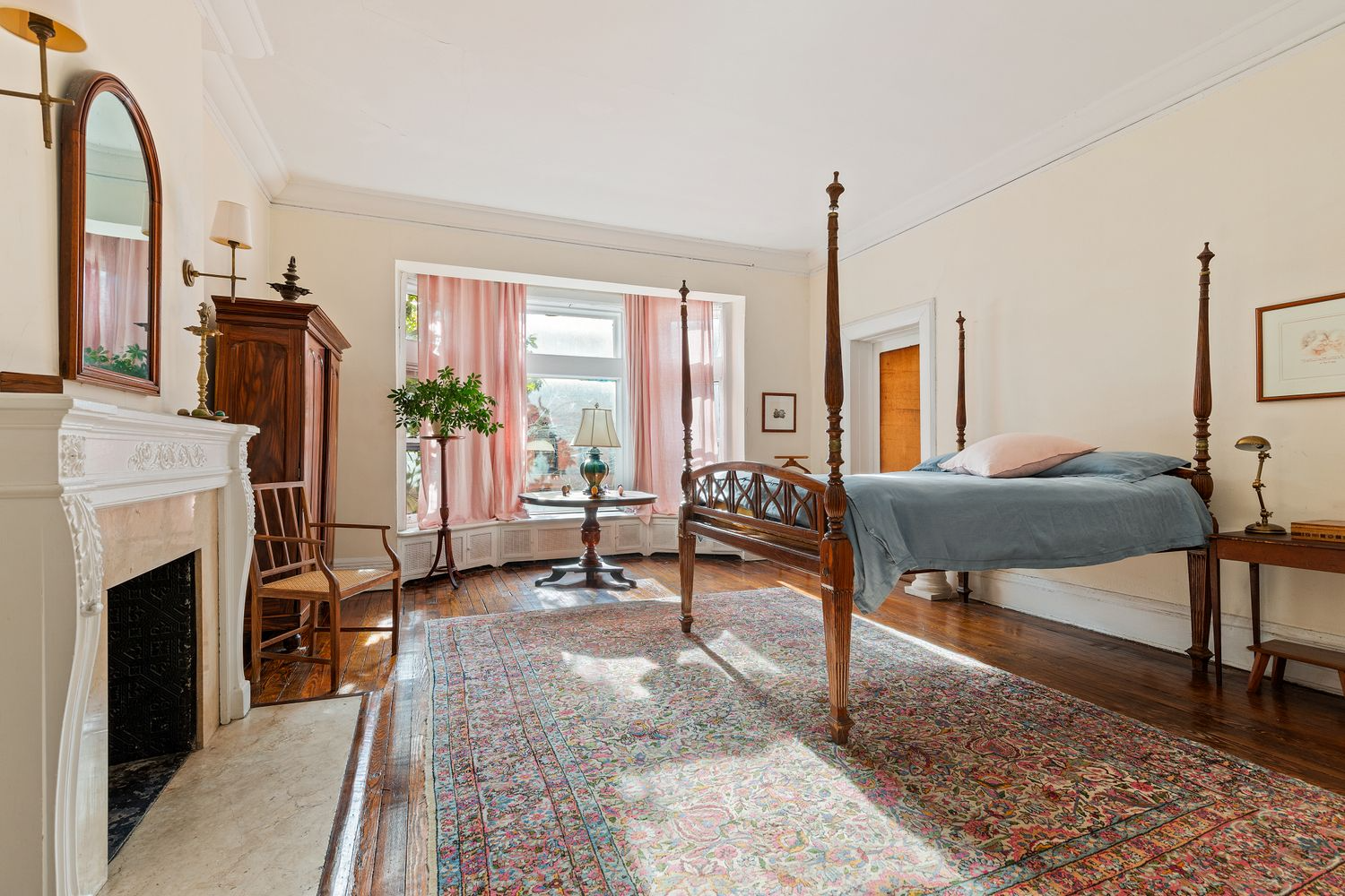 bedroom with bay window