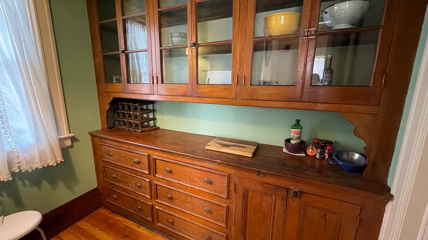 butlers pantry with built-in cabinet
