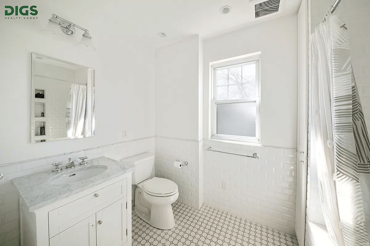 bathroom with white fixtures