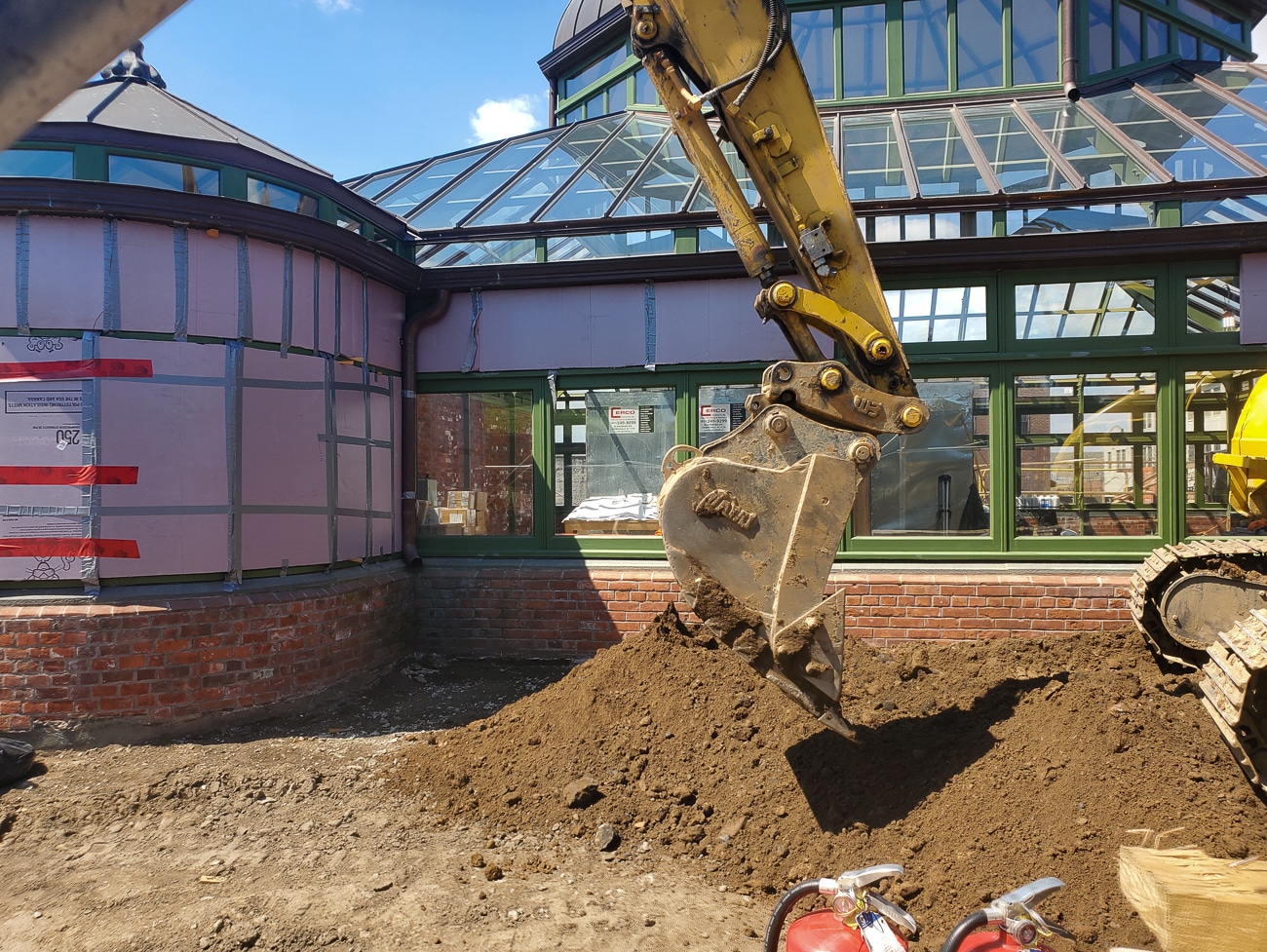 excavator digging 