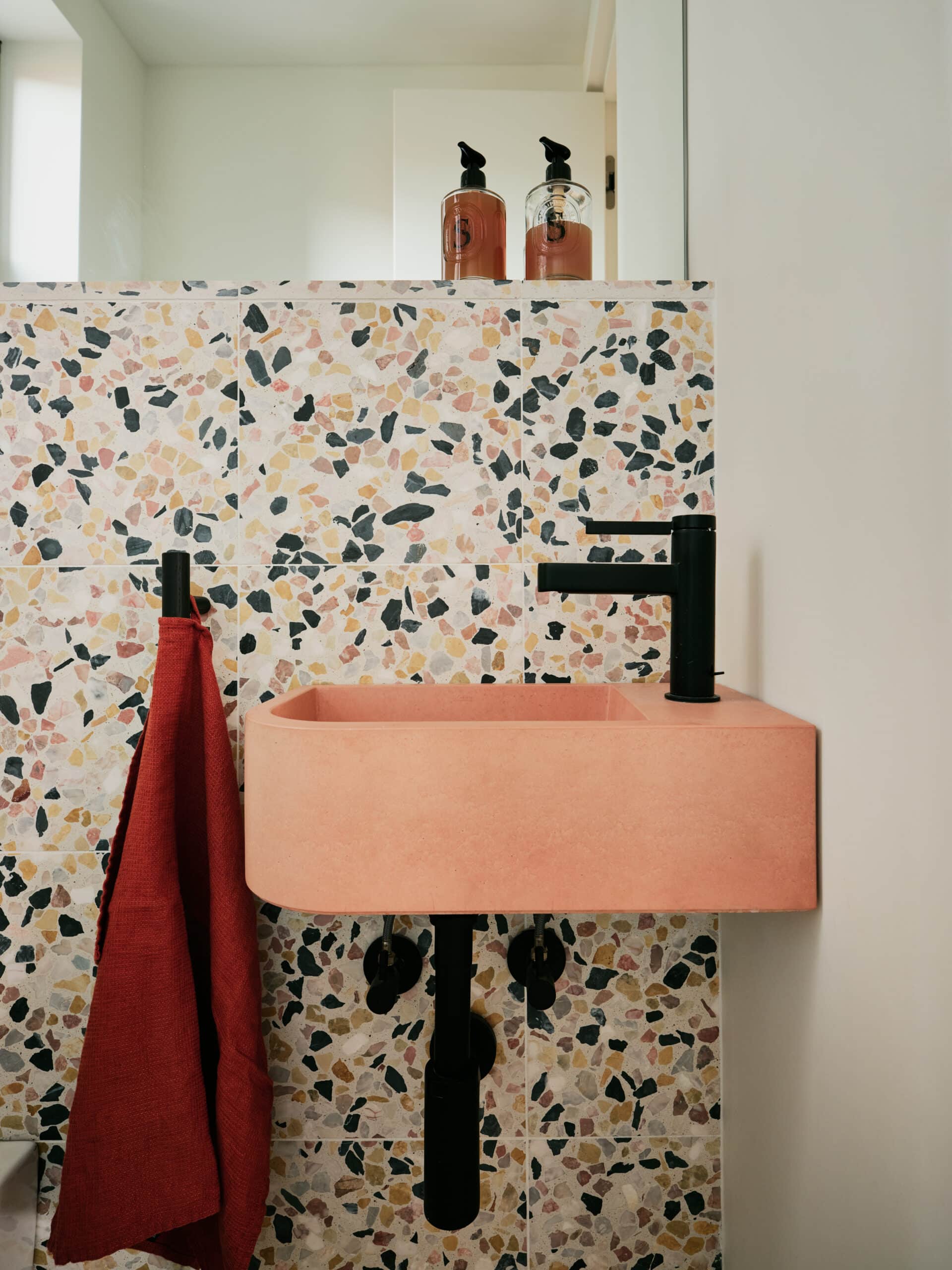 Image showcasing Minimalist Apartment Decor: A Clutter-Free Living Guide