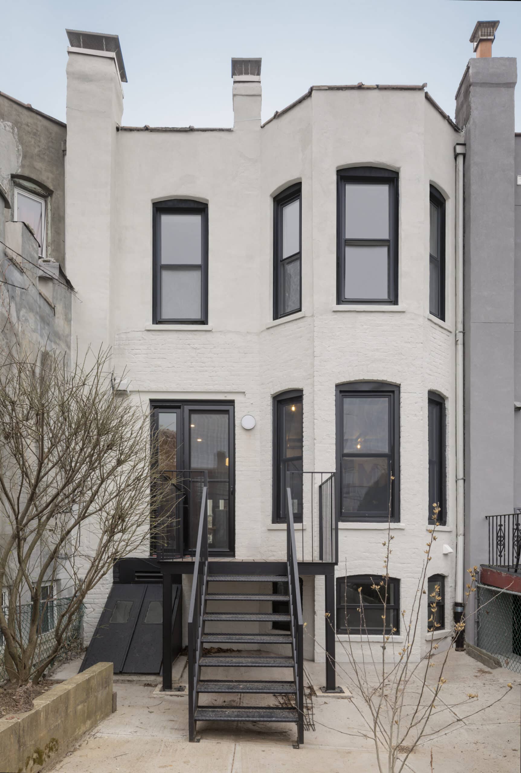 REAR FACADE