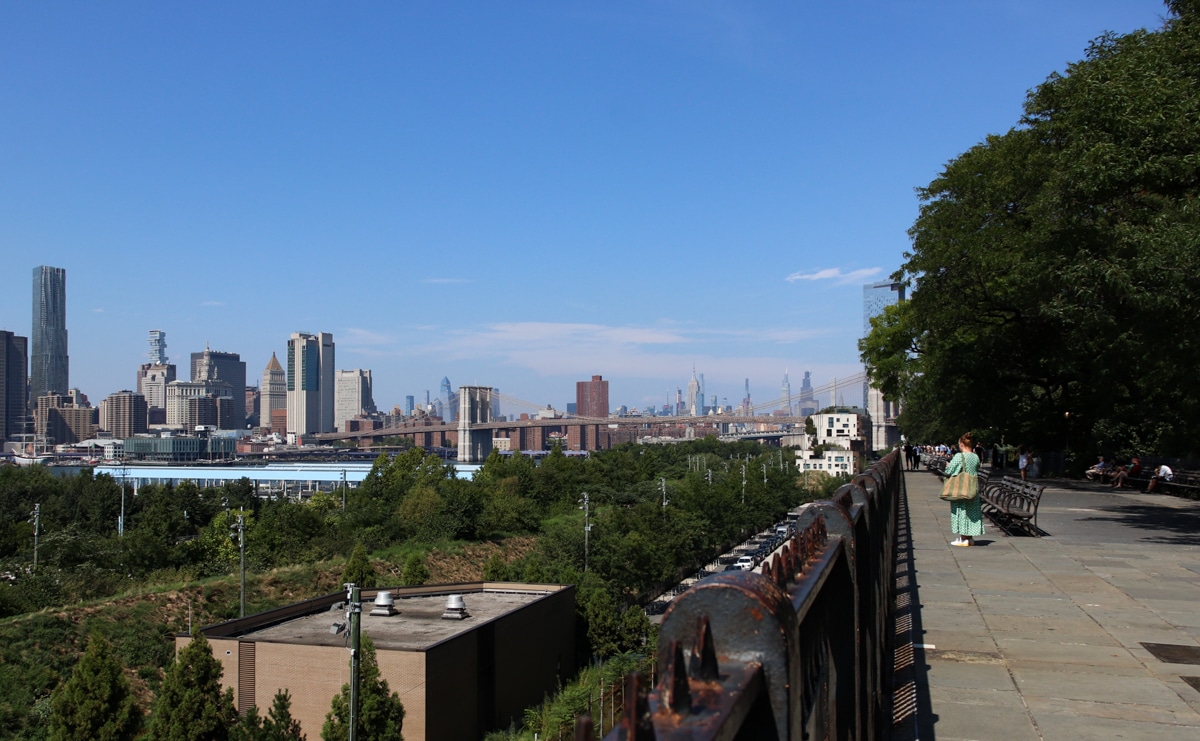 brooklyn - the manhattan skyline from the brooklyn heights promenade