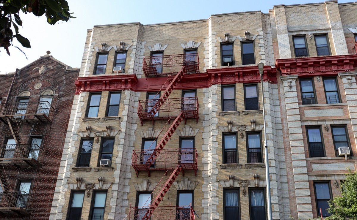brooklyn - brick apartment building in Williamsburg