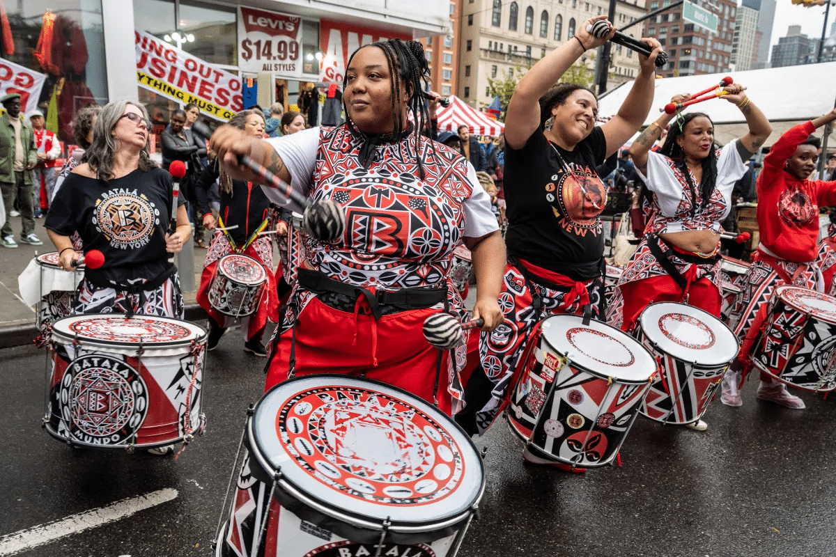 Batalá New York dazzled the crowd with their performance during the 49th annual Atlantic Antic street festival on Sept. 29.