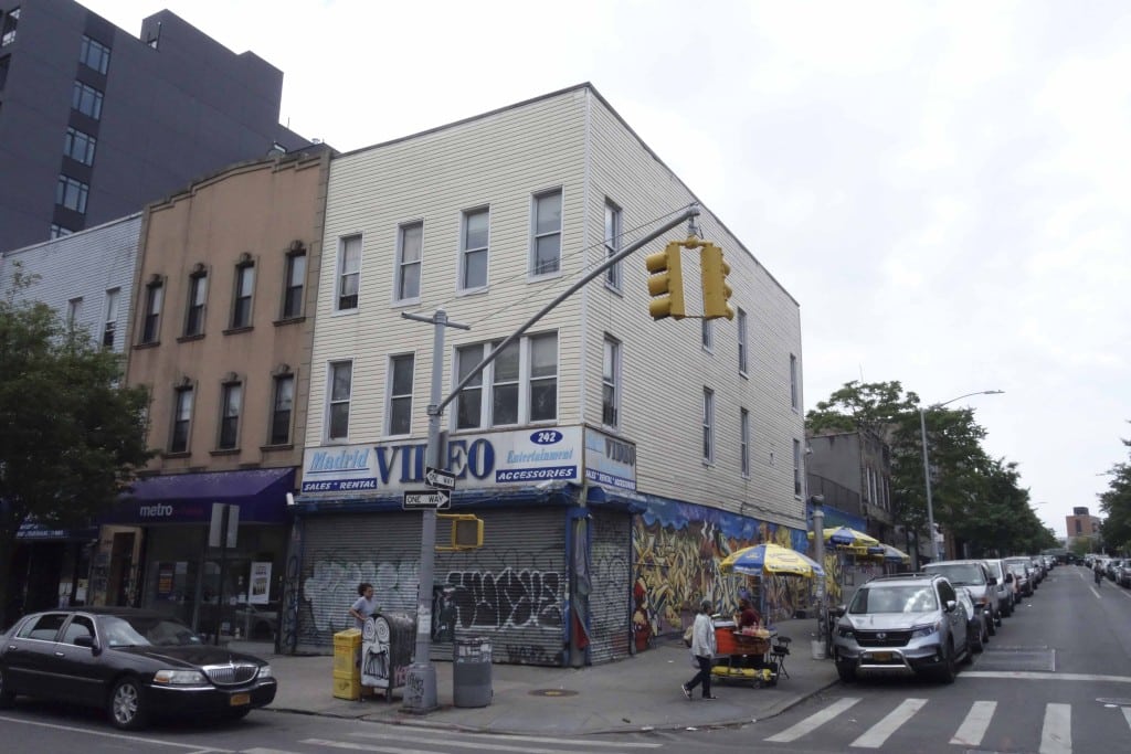 242 knickerbocker avenue in 2021