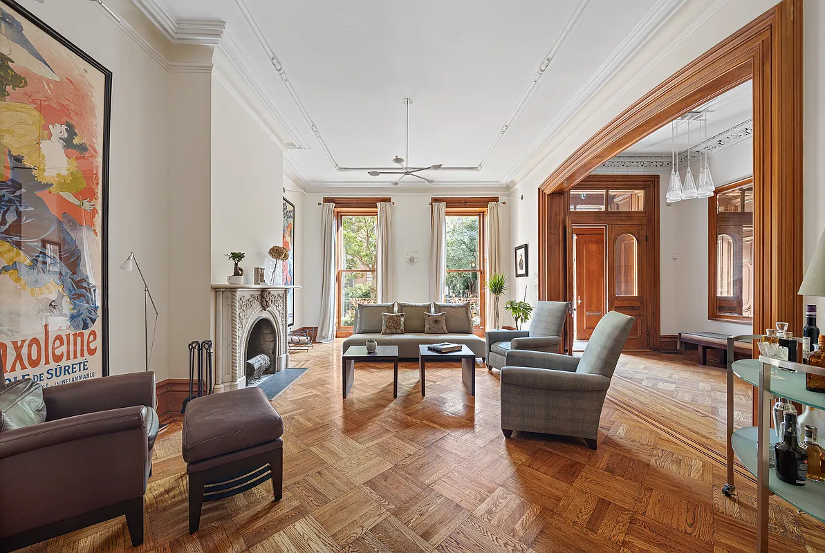 parlor interior with mantel