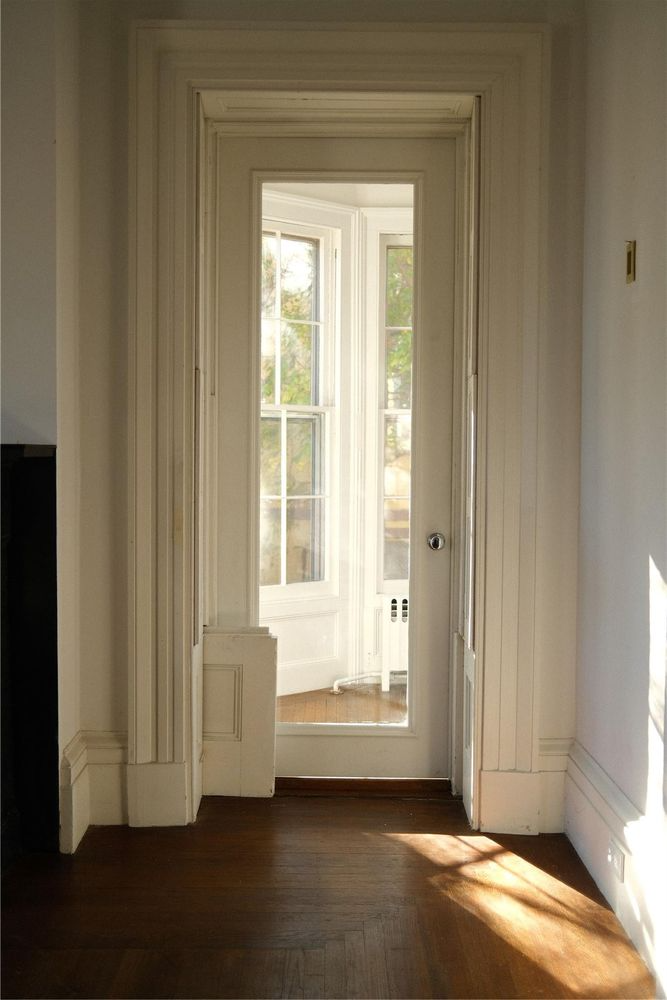 door to bay window porch