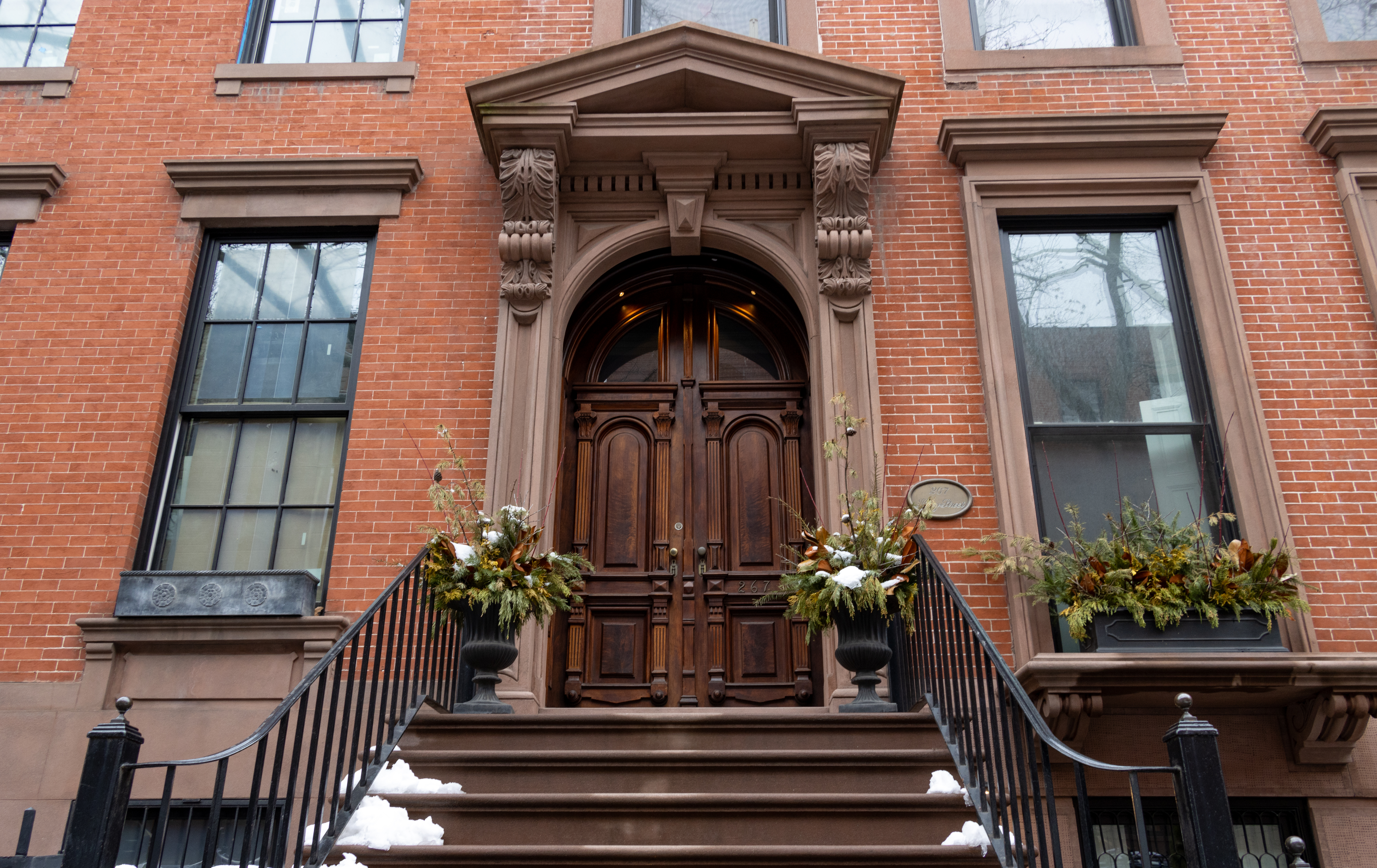brooklyn - snowy stoop in brooklyn heights