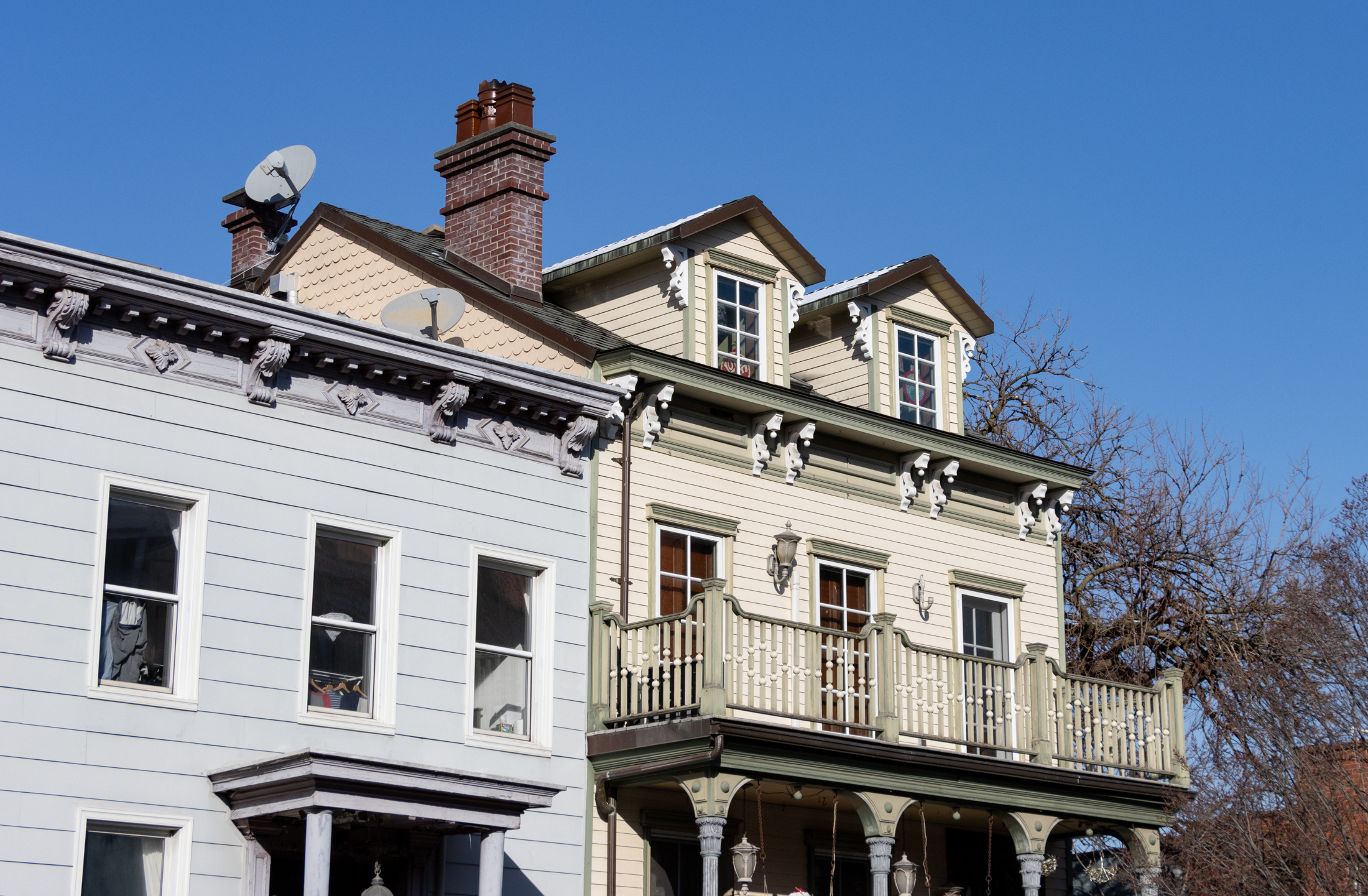 brooklyn - wood frame houses on java street in greenpoint