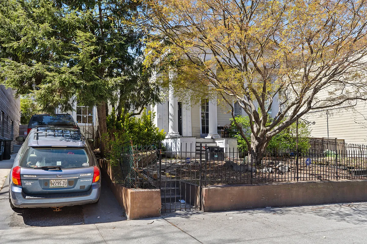 greek revival exterior with columns