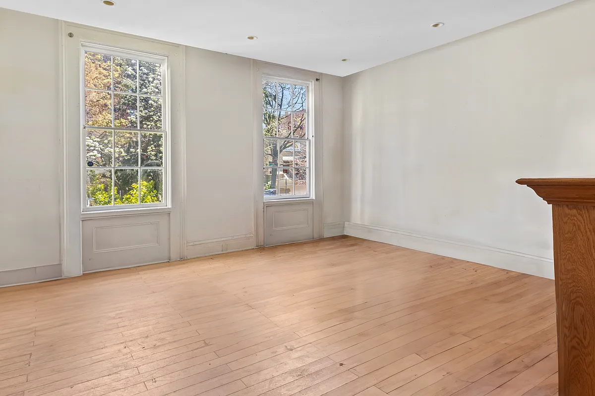 room with recessed lighting