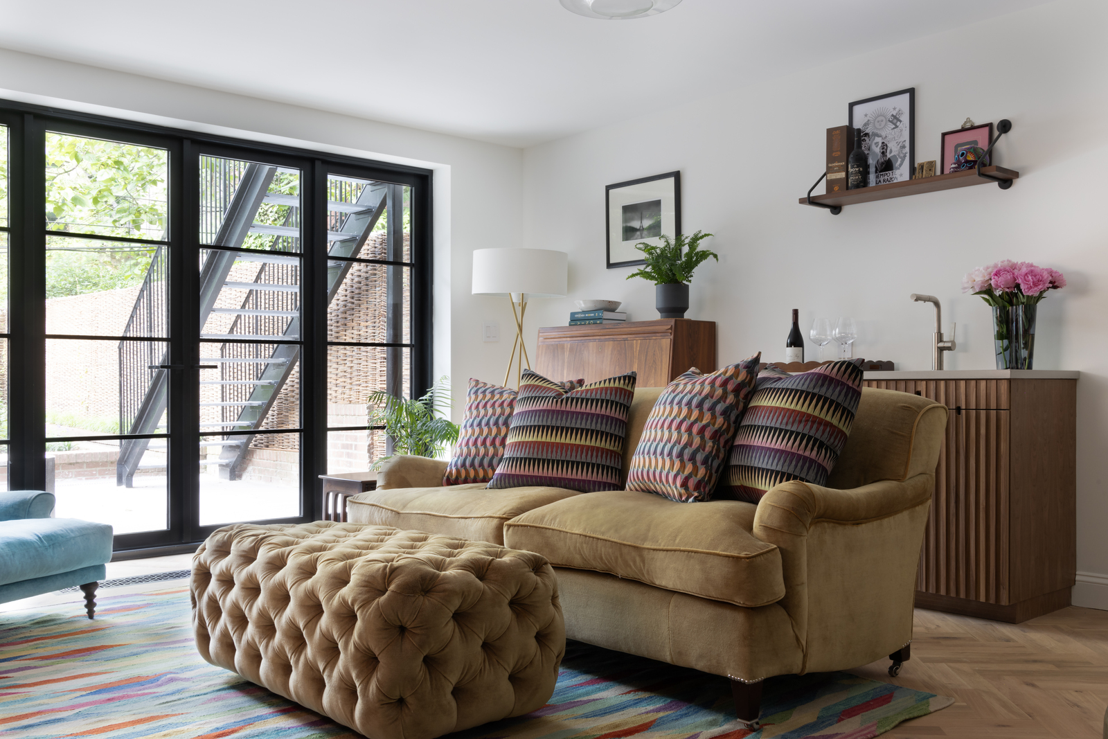 GARDEN FLOOR LIVING ROOM
