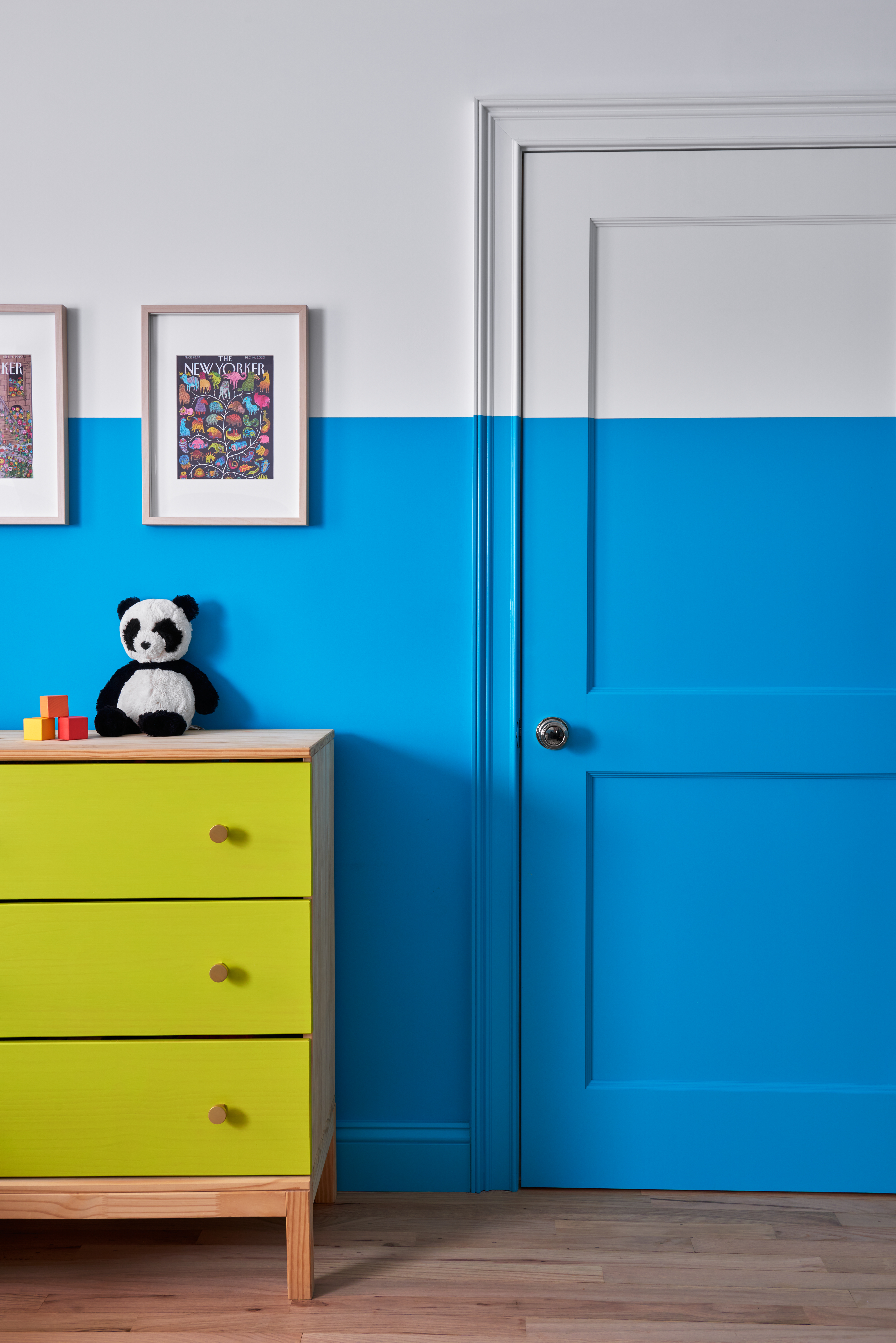 KIDS ROOM BLUE PAINTED WAINSCOTT