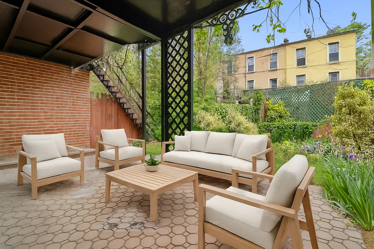 virtually staged patio