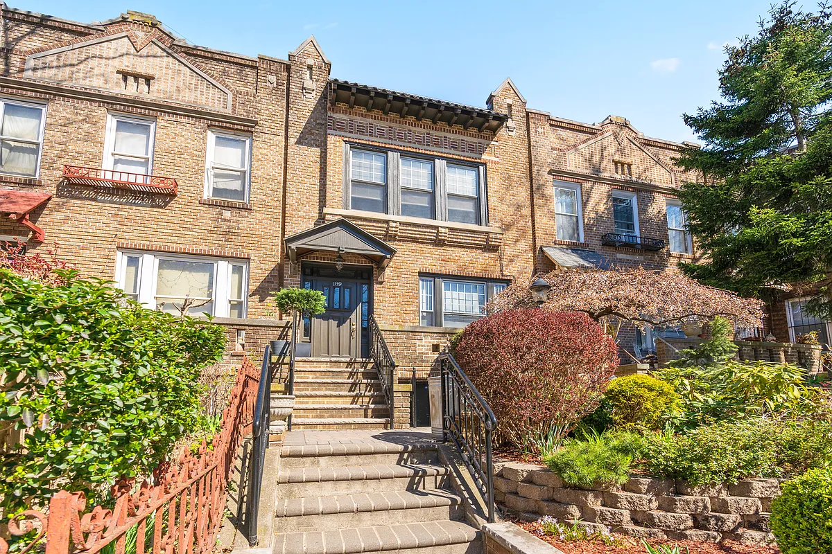 brick row house