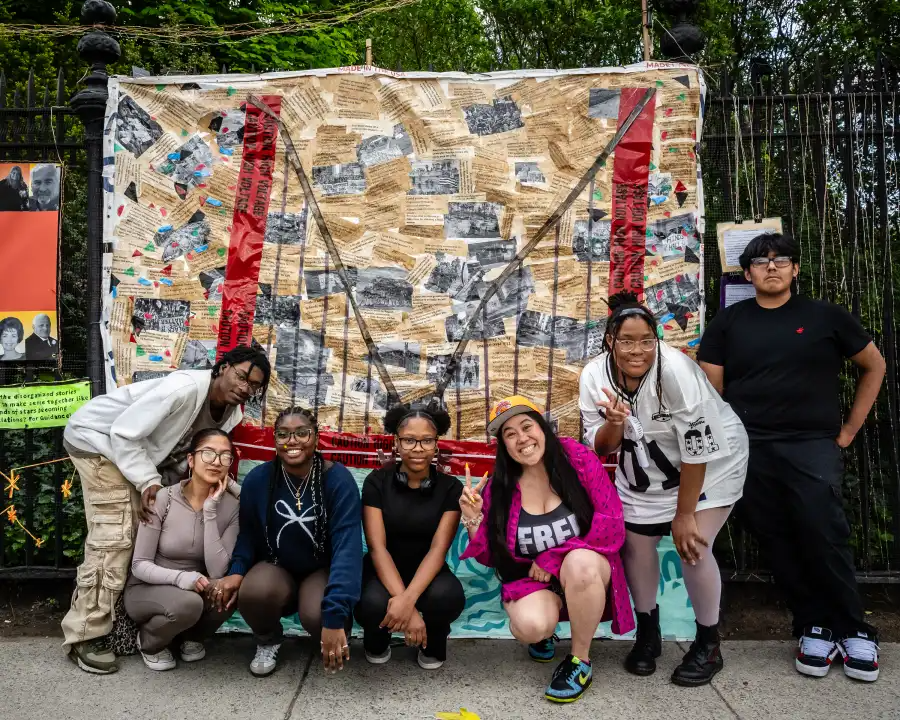 The ‘bridge routine crisis art’ project connects crises around the world.