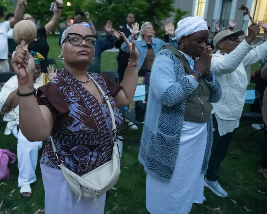 Family members of COVID-19 victims held a dedication and ritual circle.
